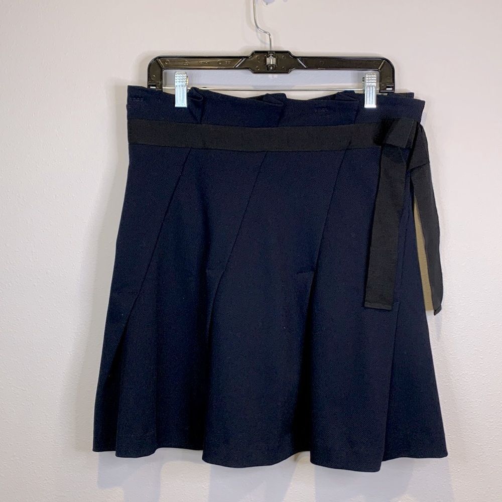 HALOGEN pleated skirt large snap side closure ribbon details at waist NWT sz 10